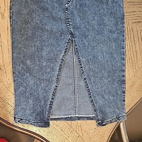 Denim crop top and skirt size S NWT - Picture 5 of 15